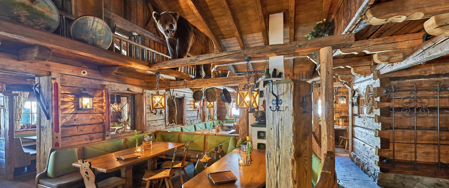 Restaurant Almrausch direkt neben dem Hotel