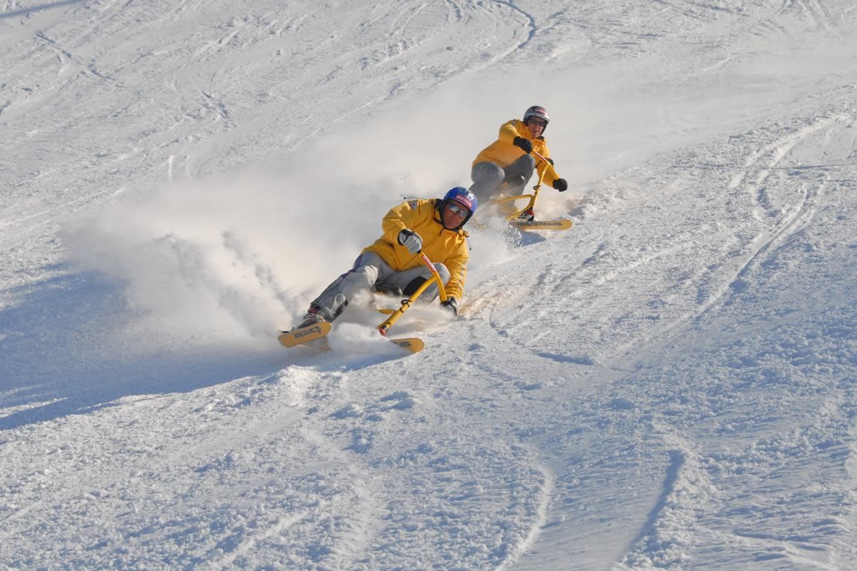 Mit dem Snowbike unterwegs im Skigebiet