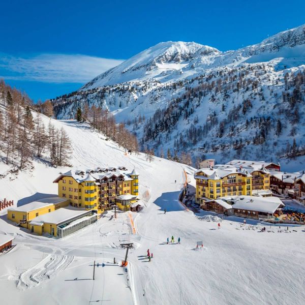 Hotel Schrotteralm & Almschlössl direkt an der Piste in Obertauern