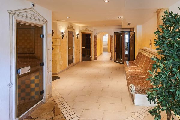 Mediterran ausgestattete Wellness-Oase